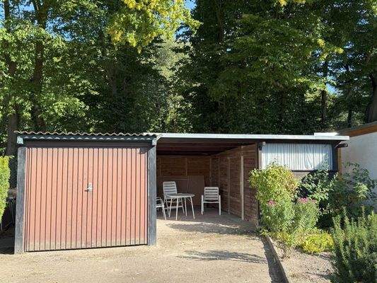 Garage und Gartengerätehaus