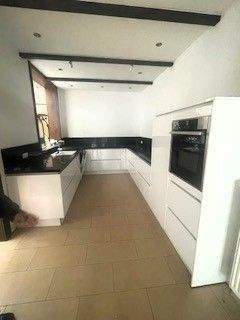 neuwertige TOP Einbauküche