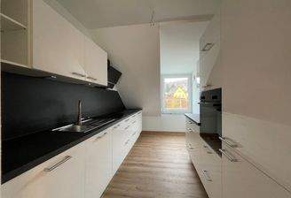 Küche mit Einbauküche