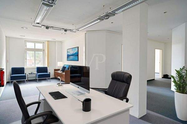 Büro 1 digital möbliert