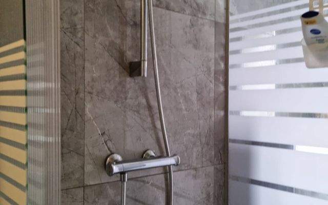 Bad 2 Zimmer mieten in Stuttgart WG Zimmer möbliert Zeitwohnen urbanbnb.jpeg