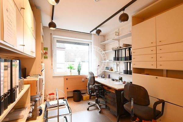 Arbeitszimmer (Blick 1)