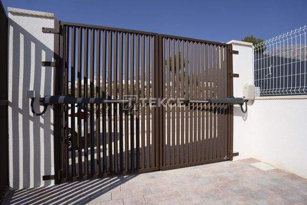 Bran New Villas in Polop, Alicante, Costa Blanca