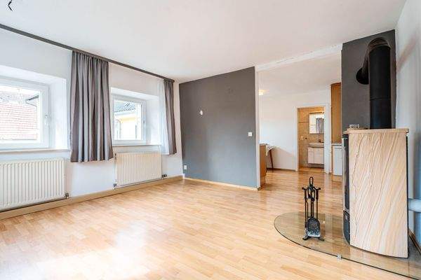 Linke Wohneinheit - Wohnzimmer