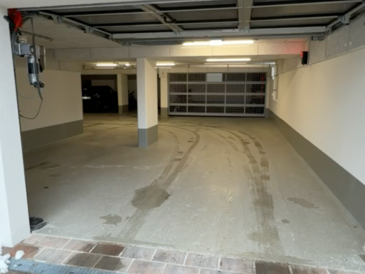 Tiefgarage Einfahrt