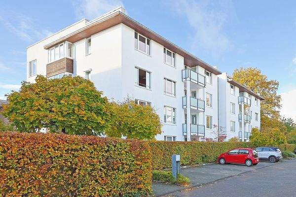 Moderner Gebäudestil sorgt für gehobenes Umfeld