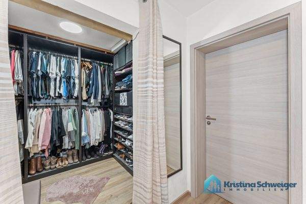 begehbarer Kleiderschrank