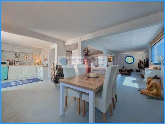 fc64d0a670894bddb1ca2baf161aebf7-original