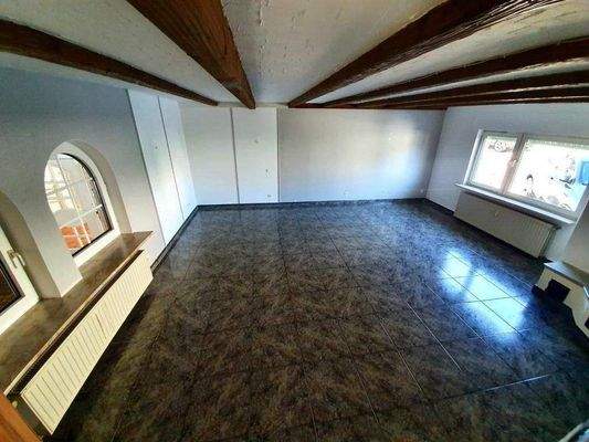 Großzügiges Wohnzimmer