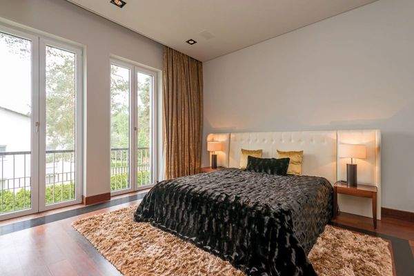 Schlafzimmer mit en Suite Duschbadezimmer