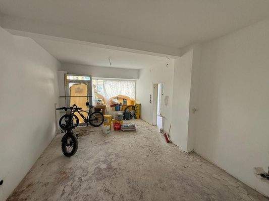 großer Raum Straße1