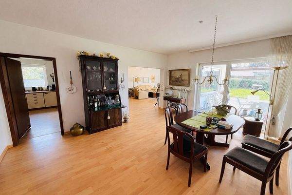 18 Esszimmer mit Terrassenzugang EG