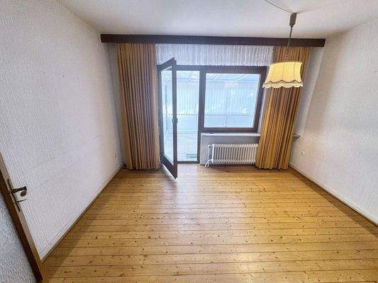 EG Büro und Durchgang zum Wintergarten