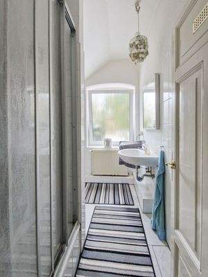 Badezimmer OG-Wohnung