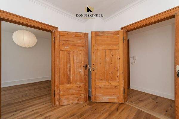 Originale Holztüren im Altbau-Stil 