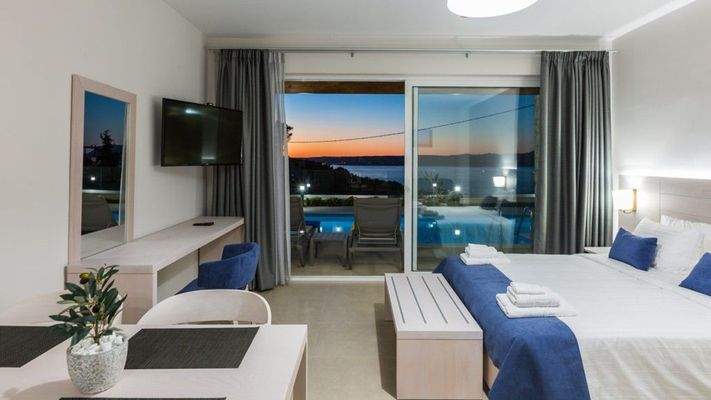 Hotel-for-sale-in-Chania-For-Sale-Hotel-for-sale-i