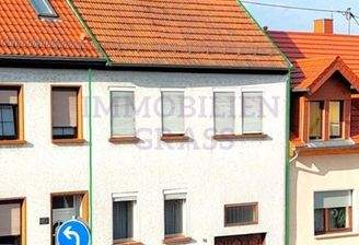 Straßen- Eingangsansicht