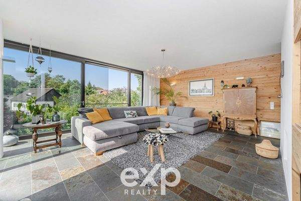 Wohnzimmer mit Kamin