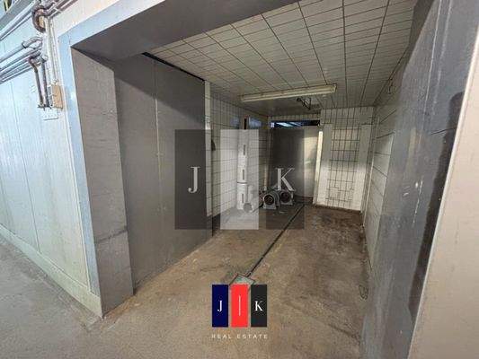 Halle Innenansicht 2