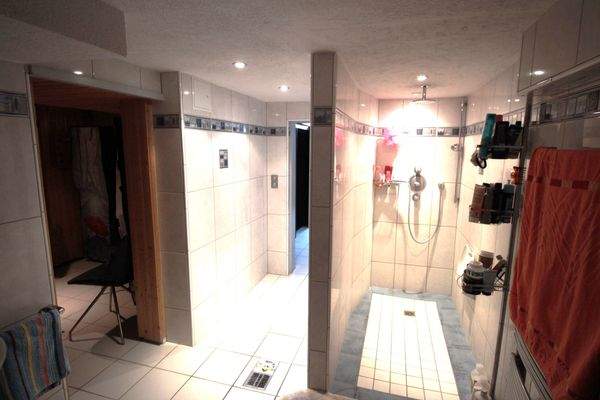 Keller - Saunabereich ebenso