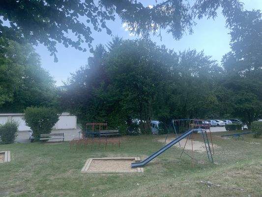 Hauseigener Spielplatz
