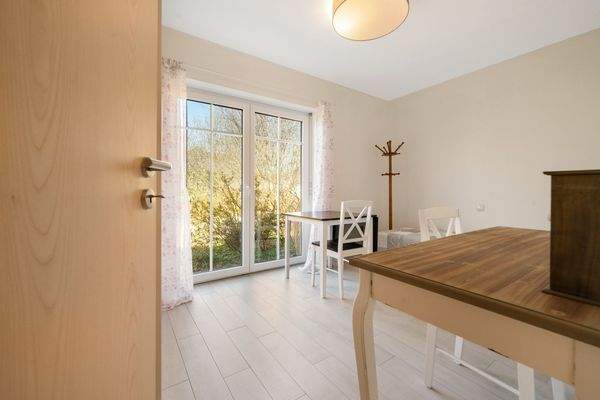 Weiteres helles Schlafzimmer