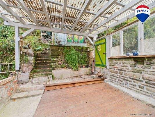 RE/MAX Immobilien DeLux Einfamilienhaus Mettlach-Dreisbach Terrasse