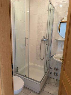 Bad mit Dusche.jpeg