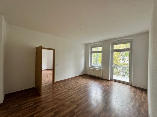 Wohnzimmer (DZ) mit Balkon