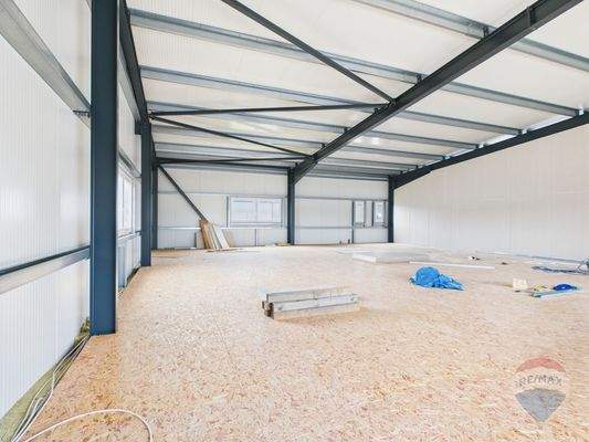 CAM02506G0-PR0210-STILL012