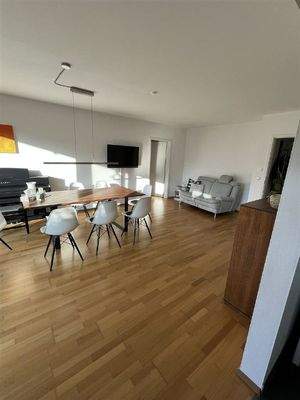 Sonniger, großer Wohn-Essbereich