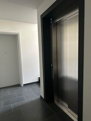 Treppenhaus Fahrstuhlbereich