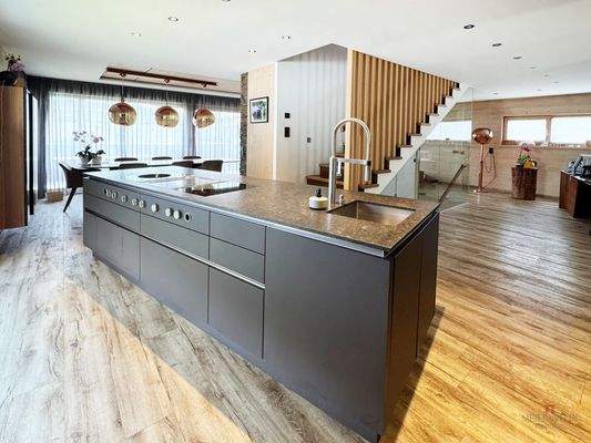 8577915a-66a6-460b-af65-a19cdcec3828_original