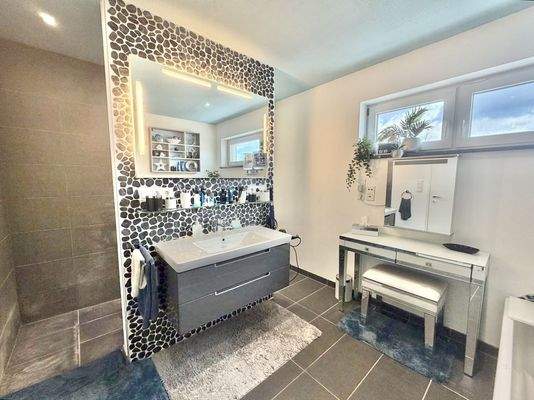 Badezimmer Ansicht 1