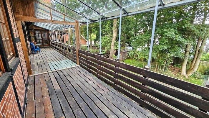 28 m² Balkon zum Garten (Ost)