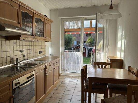 Erdgeschoss - Küche mit Gartenzugang