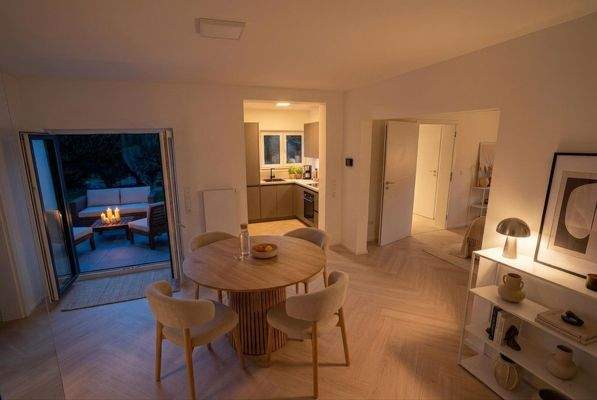 EG_Kueche_Esszimmer_bei_Nac_AI