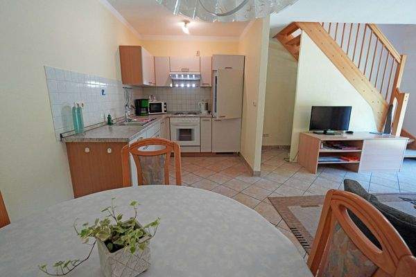 FeWo 9 Küche mit Essbereich