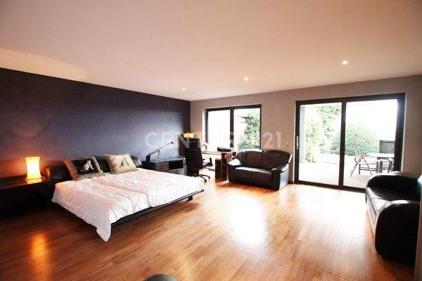 1. Schlafzimmer mit Blick ins Münsterland