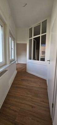 Flur zum Bad & Zimmer 4