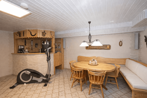 Hobbyraum mit weiterer Küche UG