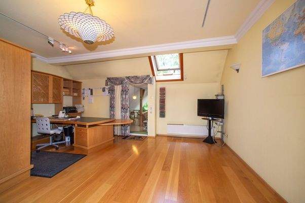 Galerie mit Überleitung zum Anbau 