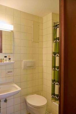 Badezimmer Büro/ Einliegerwohnung