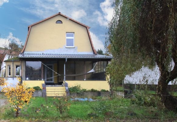 Haus und große Terrasse