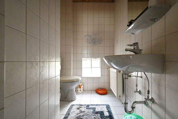 Gebäudeteil RECHTS - WC im OG