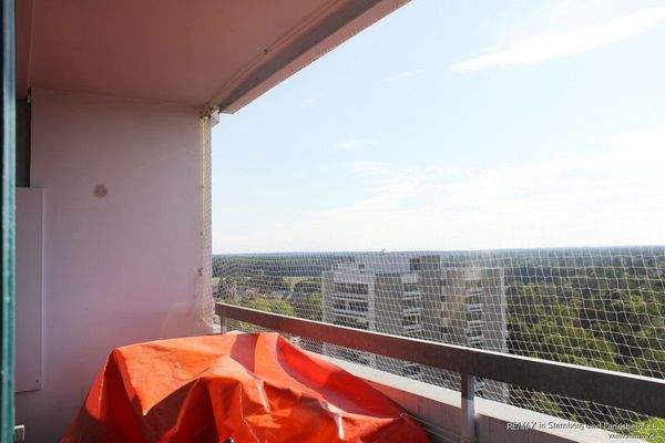 Alpenblick, 2-Zi., ruhige Lage, München-SOLLN mit Top-Schwimmbad Separate Küche, ca. 65 m² Wohn-Nutzfl., Kellerabteil, TG-Einzelstellplatz optional 2 RE/MAX Landsberg am Lech (Obj. PSc-1178) SCHÖNER WOHNEN HOCH ÜBER MÜNCHEN In Kürze die wichtigsten Fakten