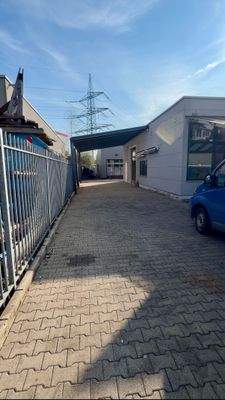 Weitere Zu- und Einfahrt 