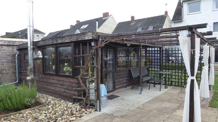 Gartenhaus mit eigenen Terrasse