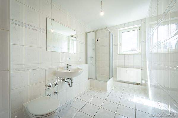 Tageslichtbad mit Dusche