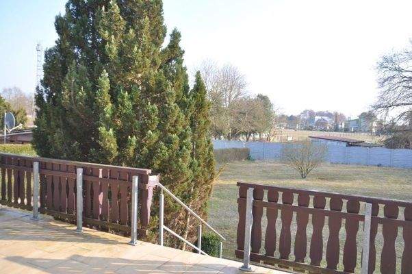 Terrasse mit Zugang Garten